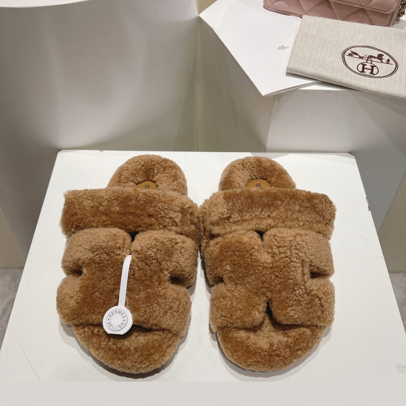 H**mes slippers